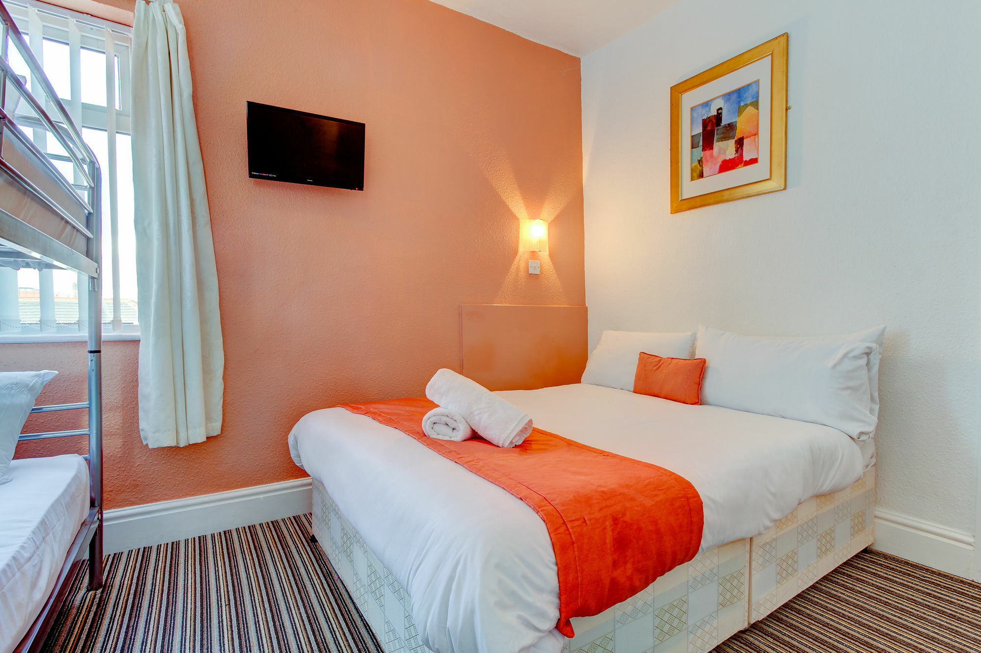 The Sandringham Court Hotel & Apartment Welcoming Large And Small Groups For 15 Years Блэкпул Экстерьер фото